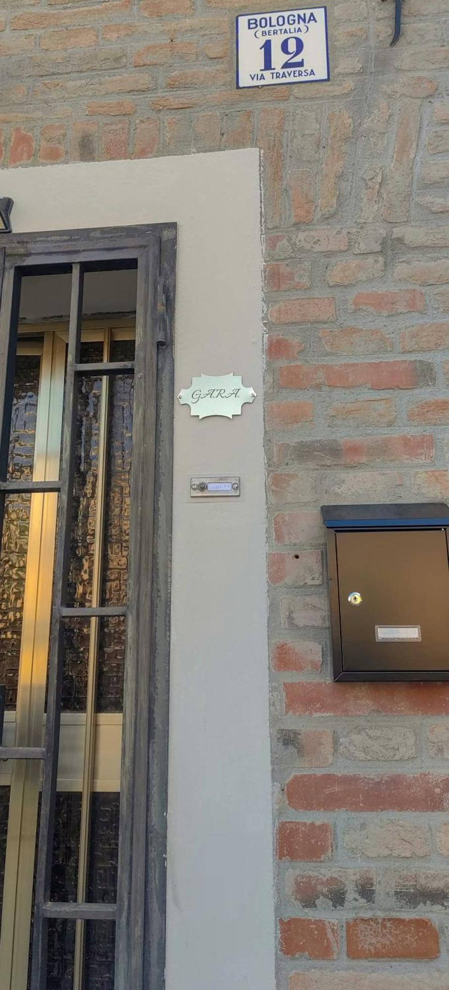 Gara Holiday Home- Bologna Airport Suite Экстерьер фото