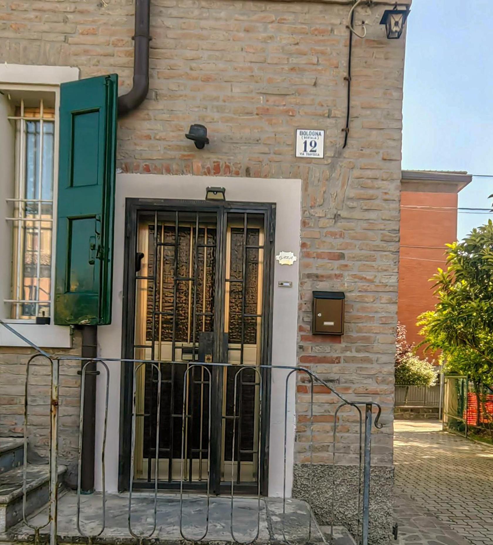 Gara Holiday Home- Bologna Airport Suite Экстерьер фото